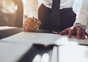  办理工伤纠纷案件