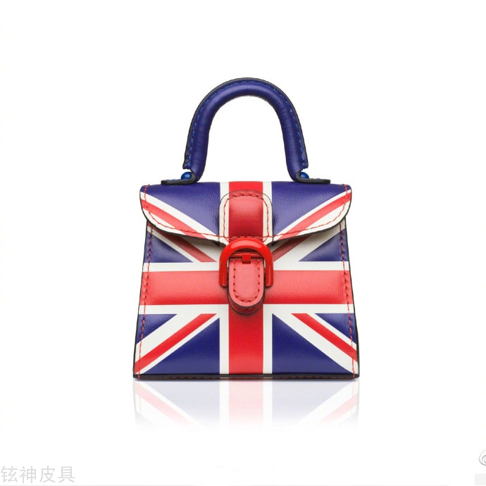 英伦风格charm小包