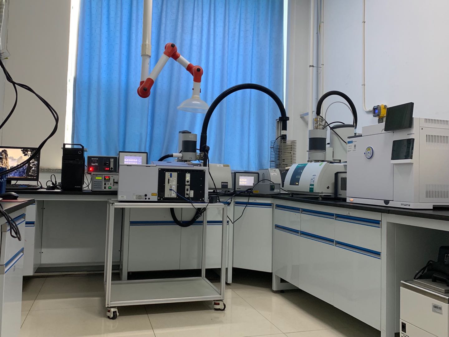 热重质谱红外联用系统