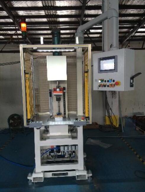 气液增压缸压机