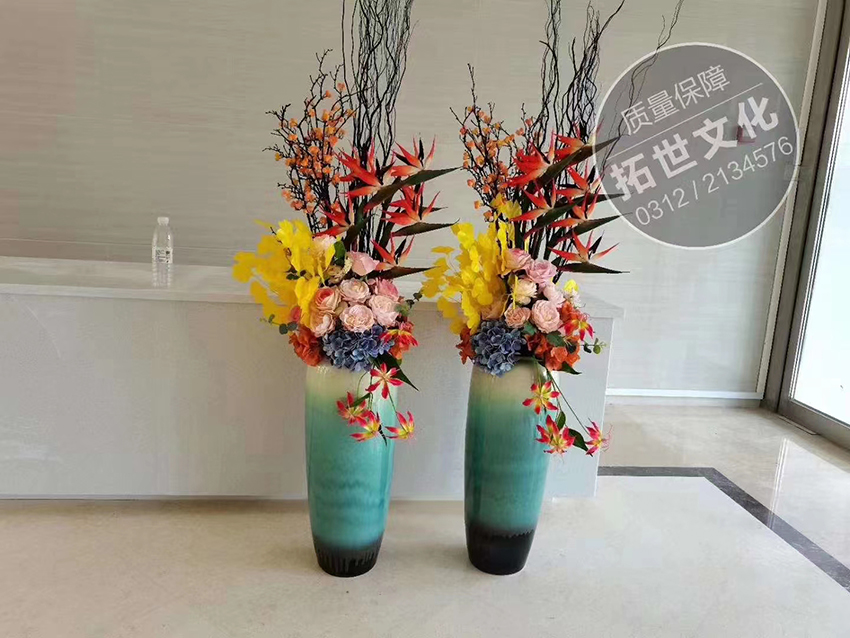 迎宾花瓶