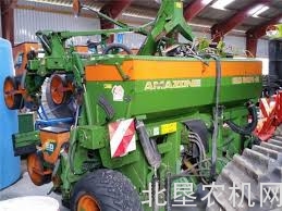 阿玛松ED系列气吸式精量播种机