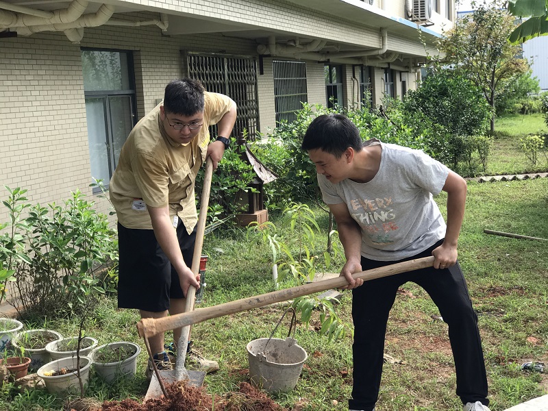 劳动最光荣 奋斗最幸福