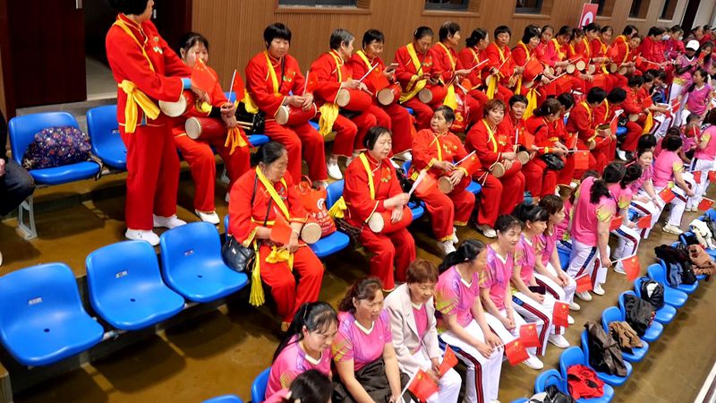 参加重庆市老年人柔力球比赛的龙水各队（2）