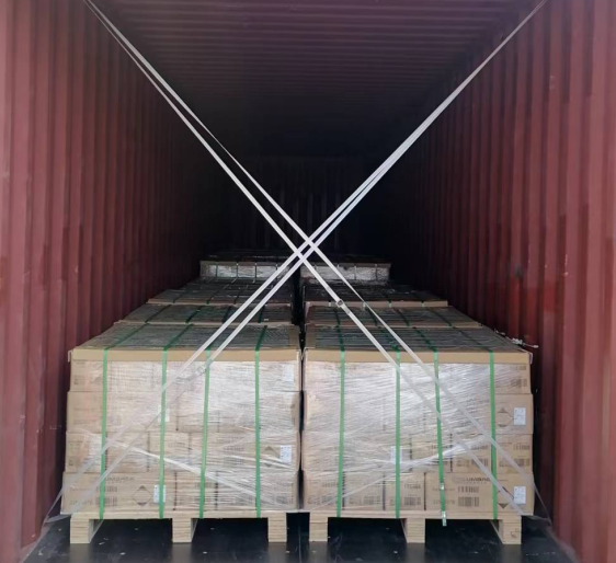 太仓港危险品拖车进港