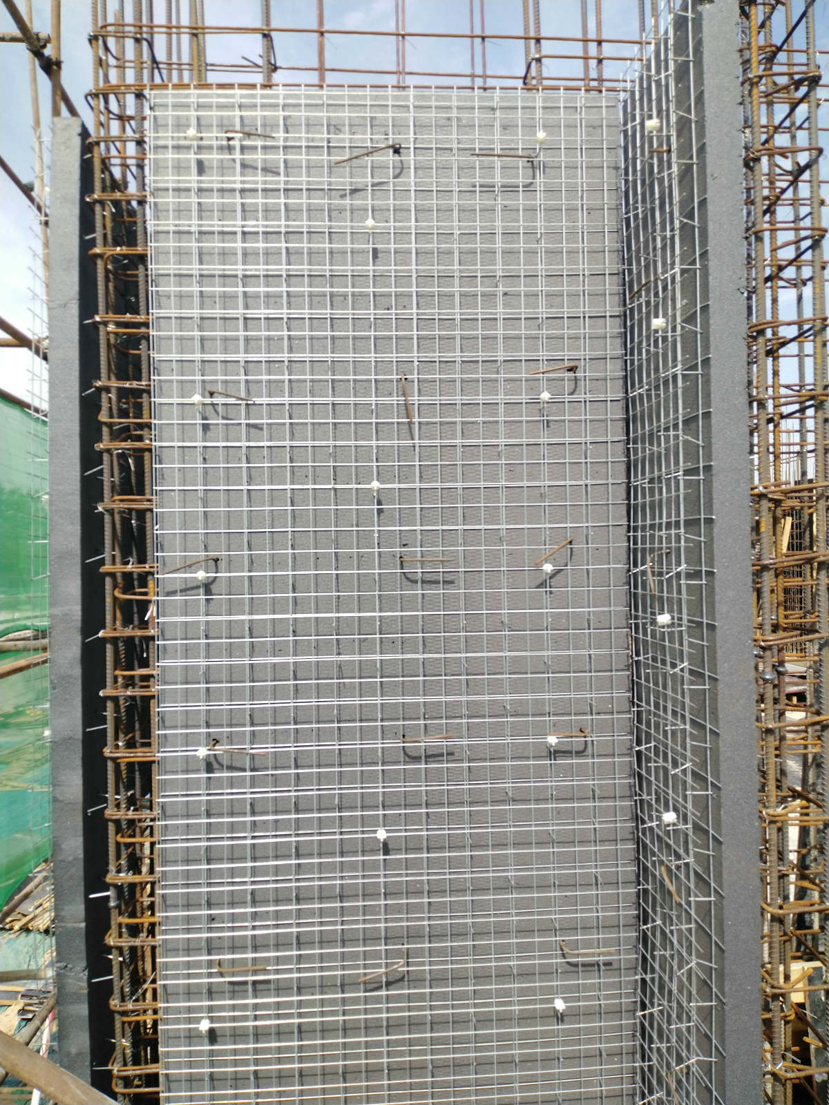 SD保温一体化施工现场