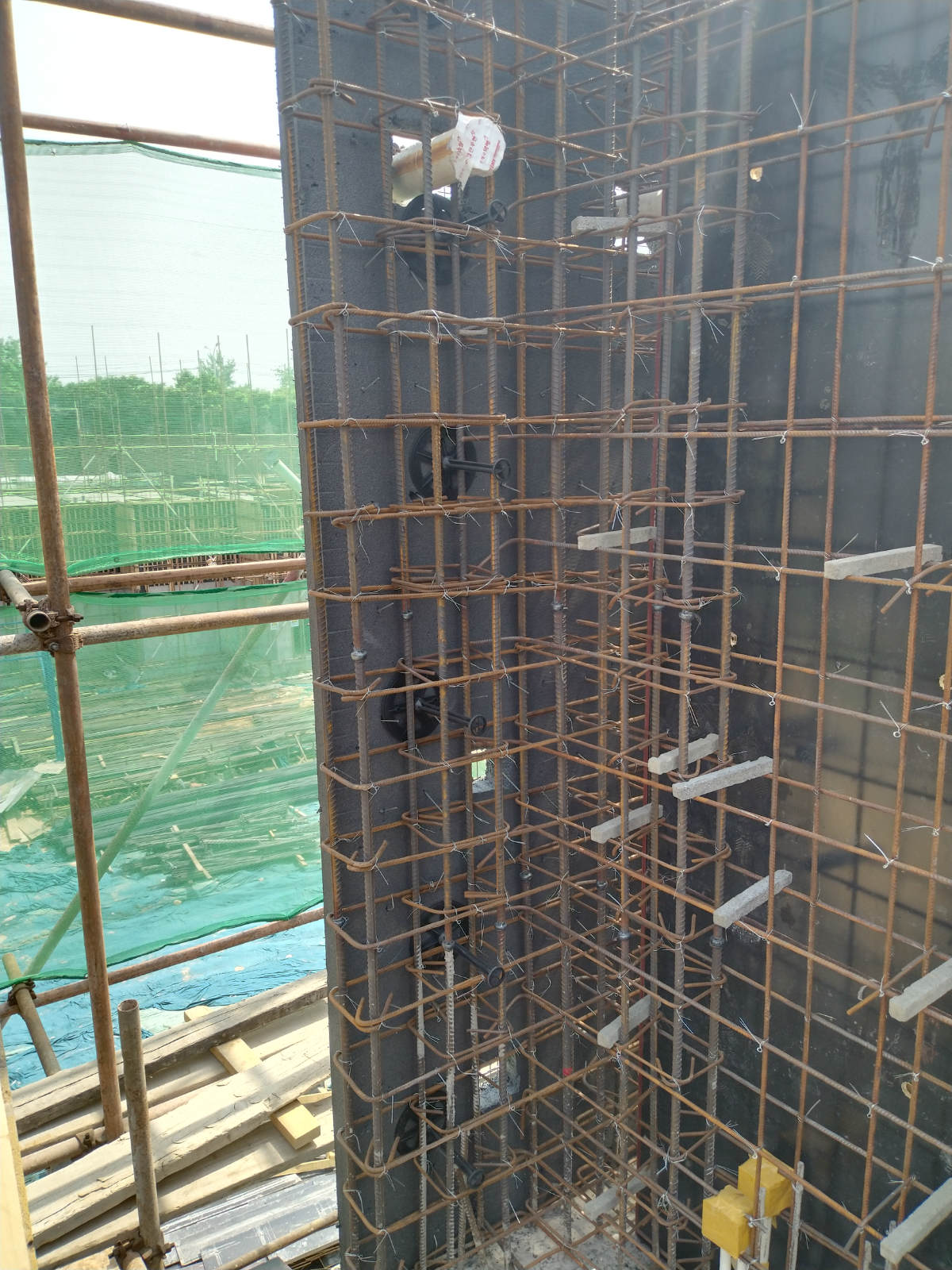 SD保温一体化施工现场