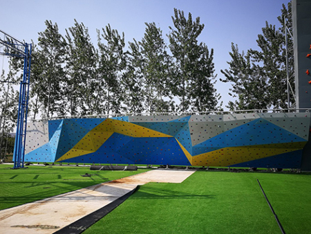 室内攀岩墙厂家