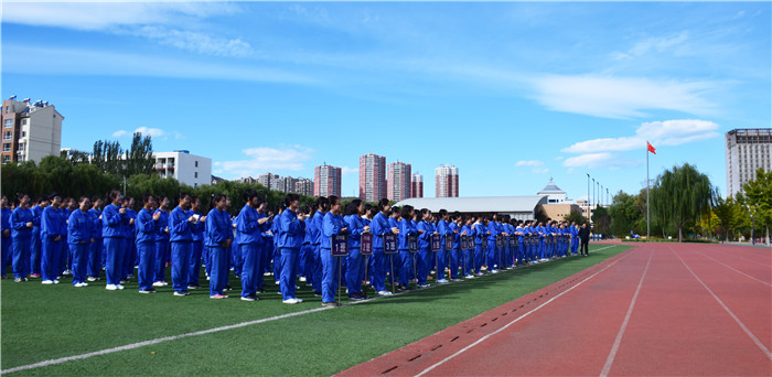 年级举行第一次月考表彰大会-校园动态-校园动态-河北承德第一中学