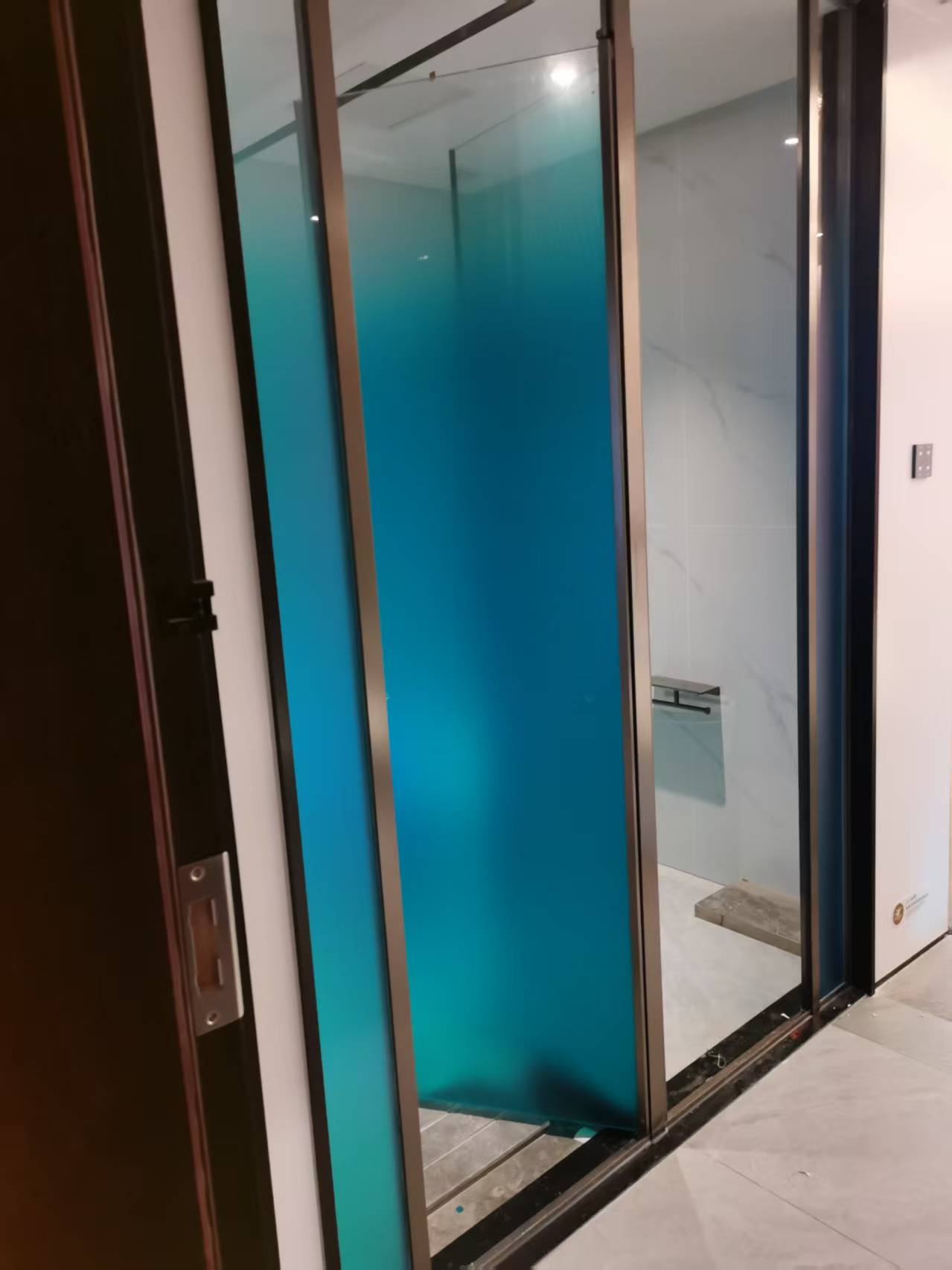 酒店淋浴房玻璃定制漸變膜