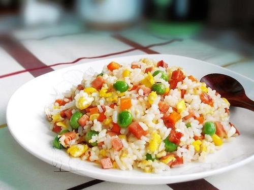 扬州炒饭蒸谷米成扬州炒饭标准米