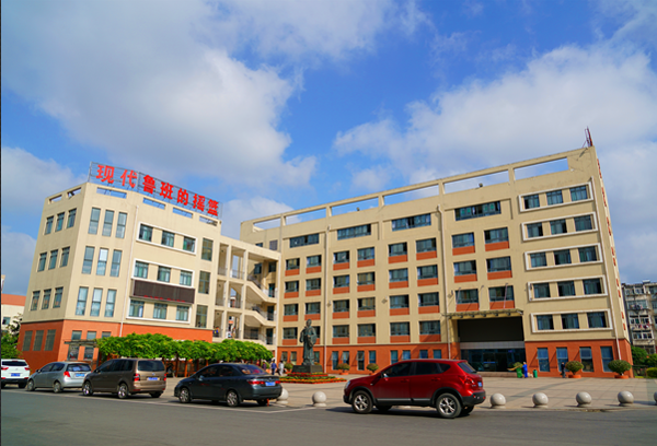 商会常务副会长朱英一行应邀走访安徽建工技师学院