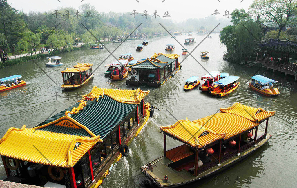 画舫船群