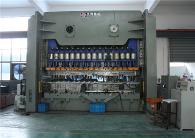 400T精沖設(shè)備