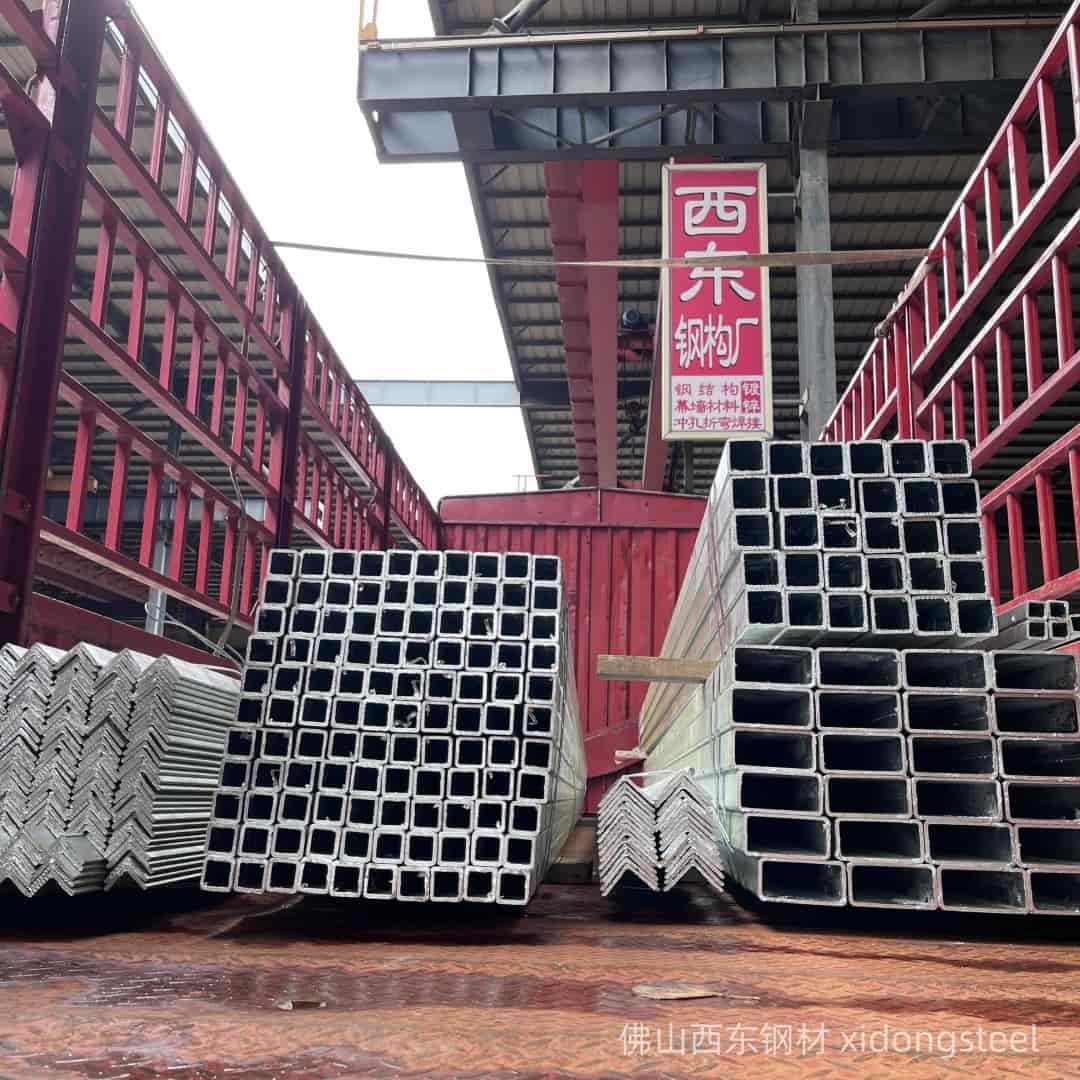 100*100*5.75方管实物图片